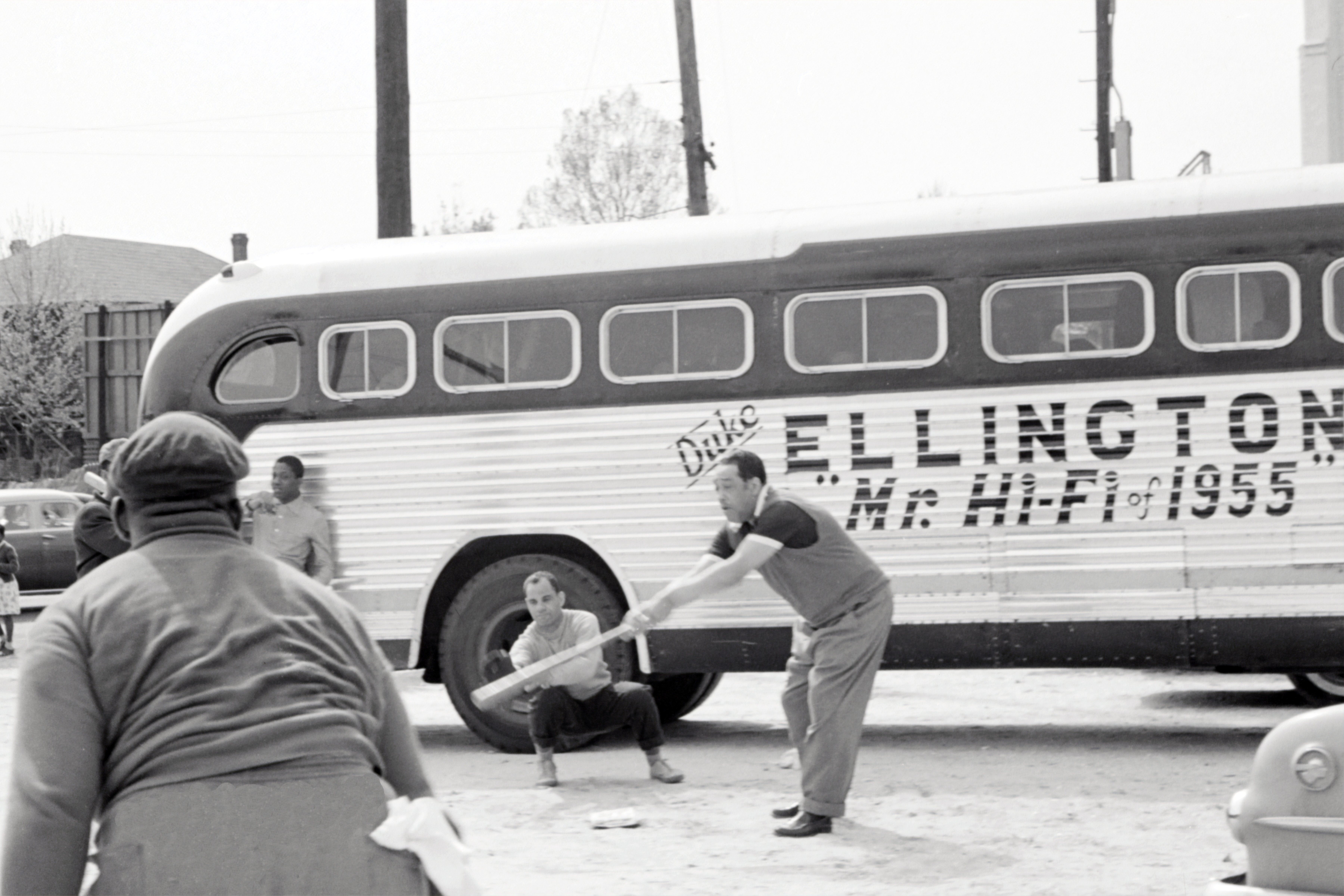 Duke Ellington playing baseball by tourbus, Florida 1955